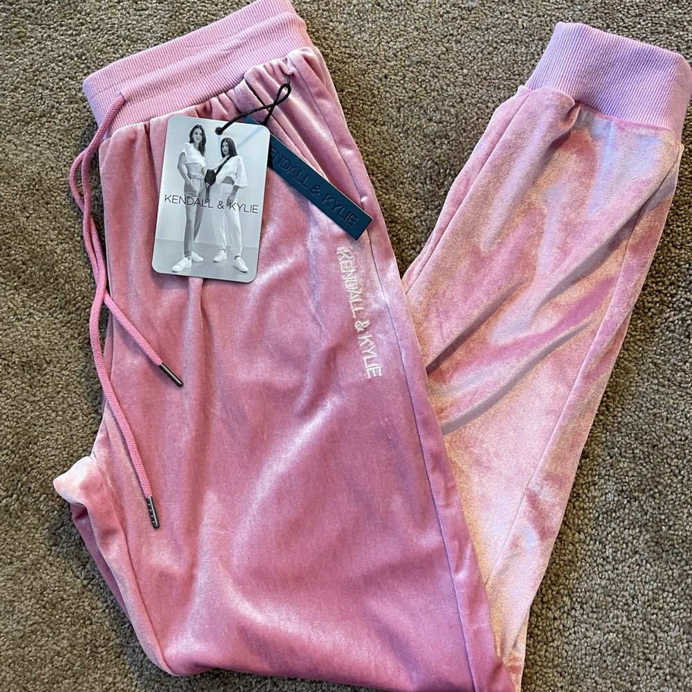Kendall & Kylie NWT pants size M color pink